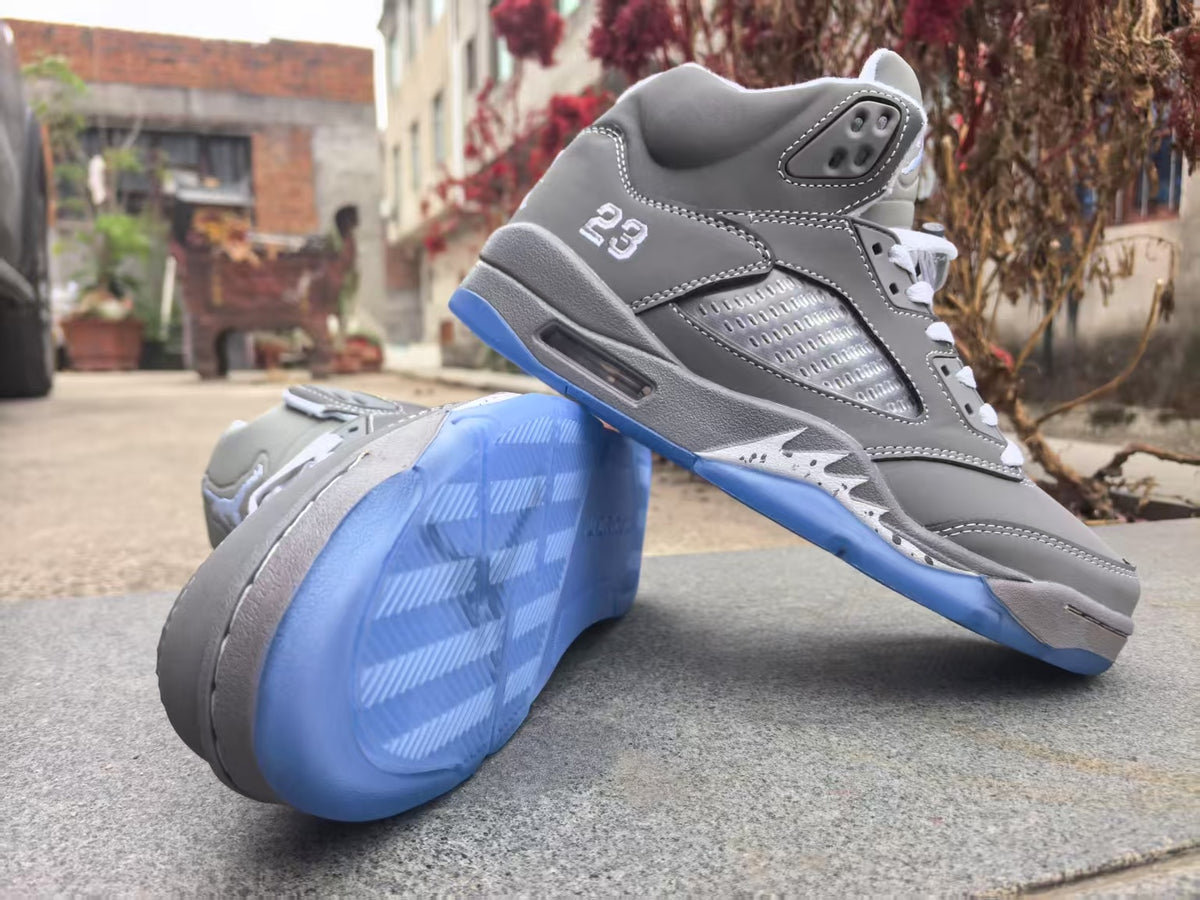 Air Jordan 5 Retro Sneakers | Grey