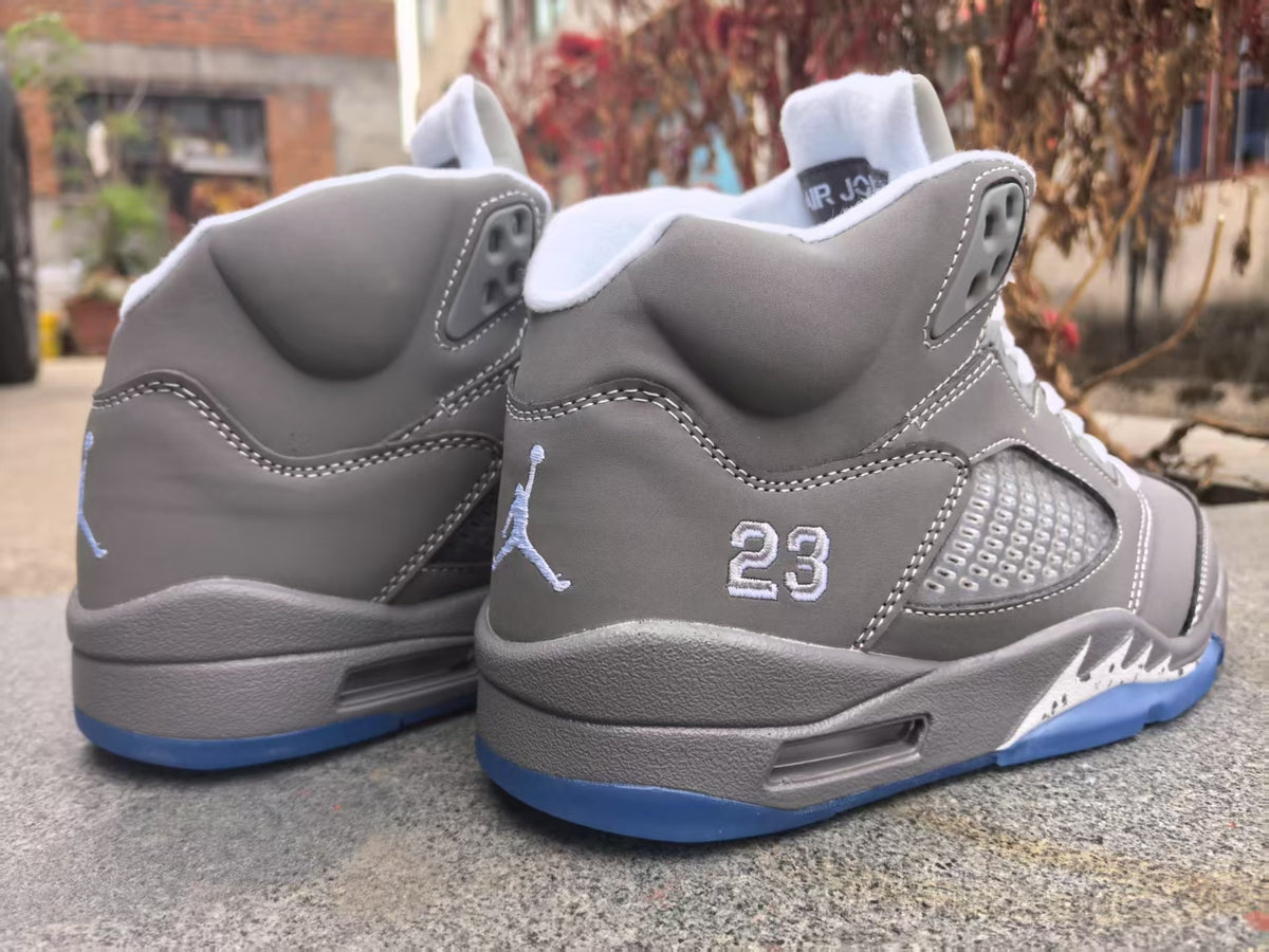 Air Jordan 5 Retro Sneakers | Grey