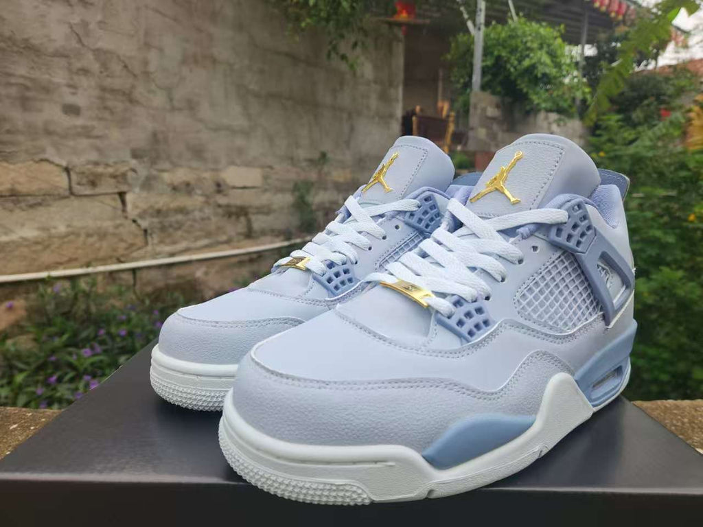 Air Jordan 4 Retro Sneakers | Grey / Blue